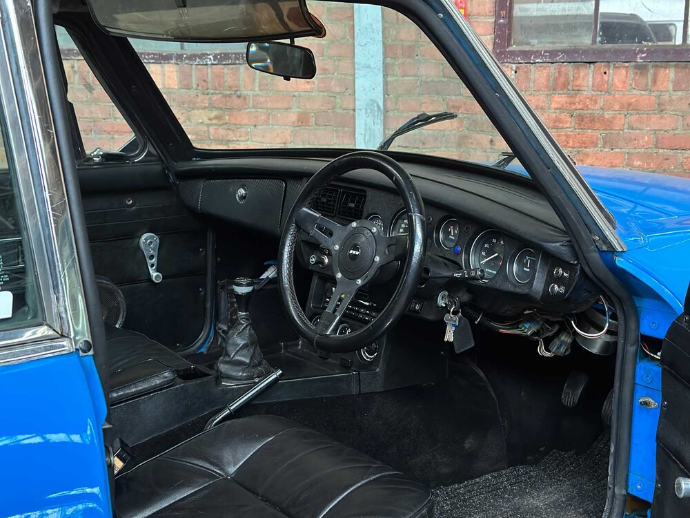 MGB GT Coupe 1.8 95hp 1977 MG B-Type, 65-YB-39 Classic Car