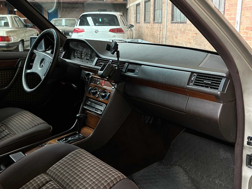 Mercedes-Benz 230 TE 200-500 (W124) Kombi 132PS 1990, 75-JJ-BV