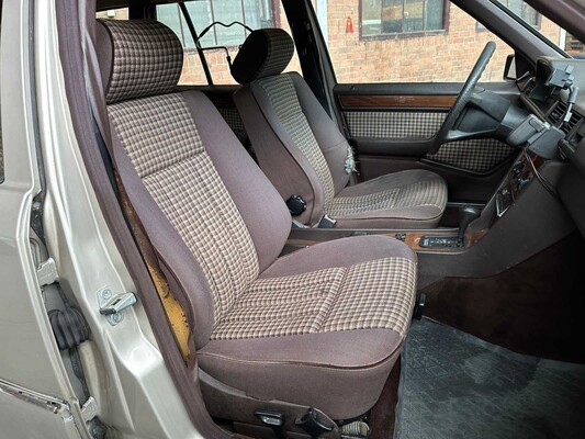 Mercedes-Benz 230 TE 200-500 (W124) Kombi 132PS 1990, 75-JJ-BV