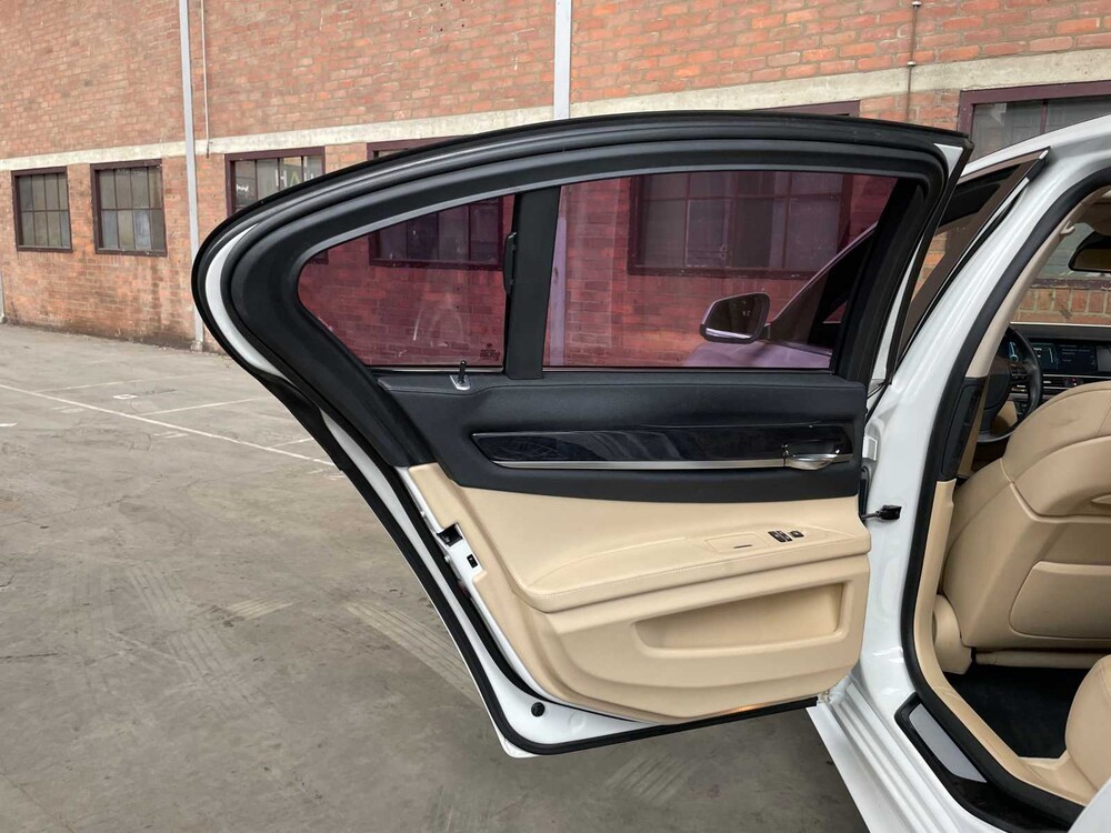 BMW ActiveHybrid7 F04 4.4 V8 465PS 2010 Youngtimer