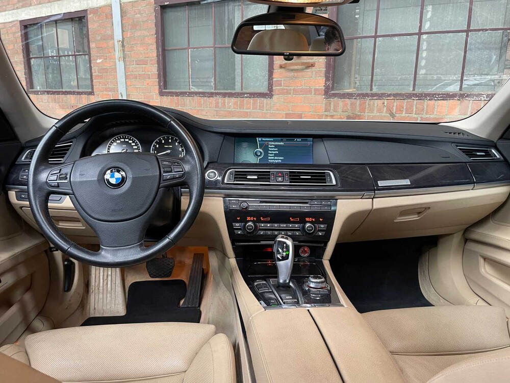 BMW ActiveHybrid7 F04 4.4 V8 465PS 2010 Youngtimer