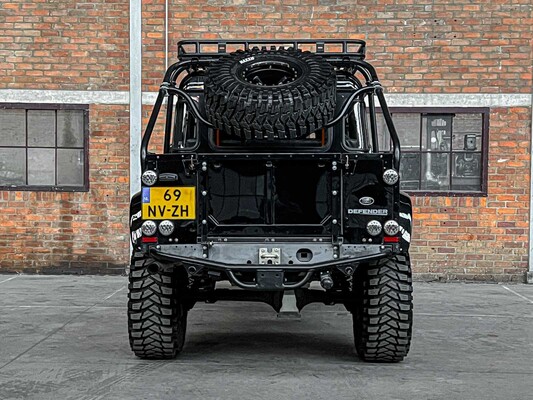 Land Rover Defender (Special Vehicle Operations SVX 'Spectre' Look) 2.5 TD5 110 SW G4 122PS 2004 (Original-NL), 69-NV-ZH