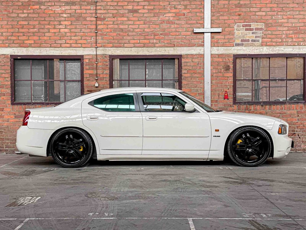 Dodge Charger RT HEMI 5.7 V8 340PS 2005 Youngtimer