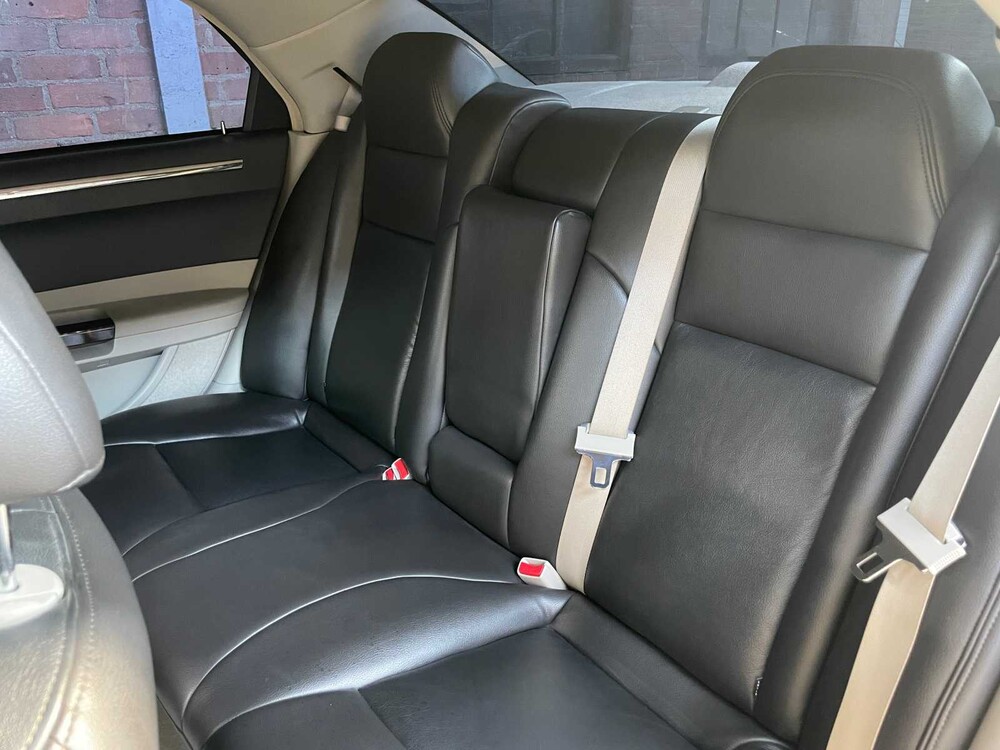 Chrysler 300C HEMI 5.7 V8 340PS 2006 Youngtimer