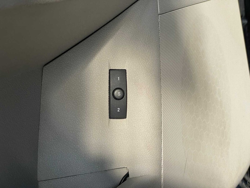 Chrysler 300C HEMI 5.7 V8 340PS 2006 Youngtimer