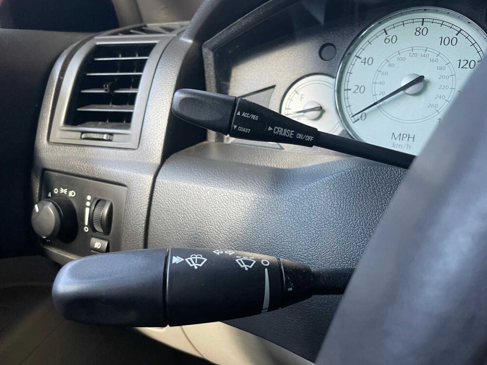 Chrysler 300C HEMI 5.7 V8 340PS 2006 Youngtimer