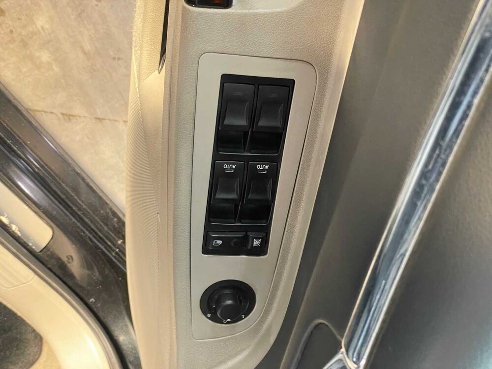 Chrysler 300C HEMI 5.7 V8 340PS 2006 Youngtimer