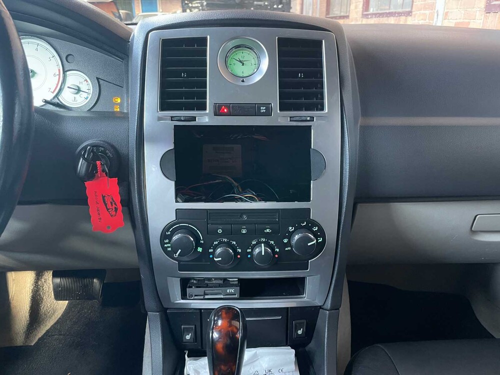 Chrysler 300C HEMI 5.7 V8 340PS 2006 Youngtimer