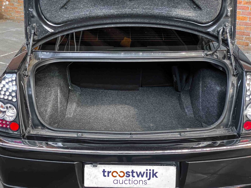 Chrysler 300C HEMI 5.7 V8 340PS 2006 Youngtimer