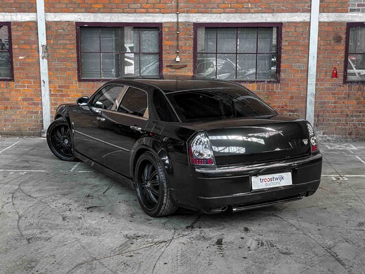 Chrysler 300C HEMI 5.7 V8 340PS 2006 Youngtimer