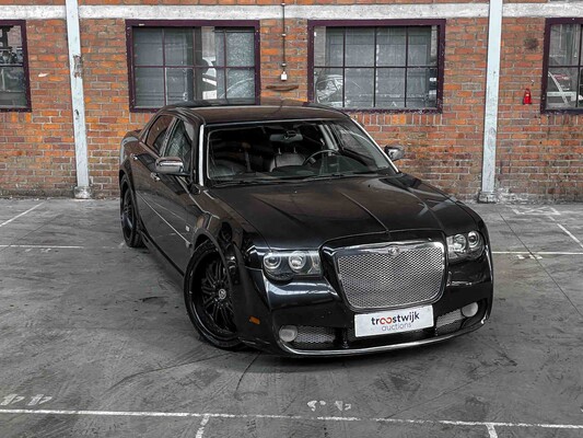 Chrysler 300C HEMI 5.7 V8 340PS 2006 Youngtimer