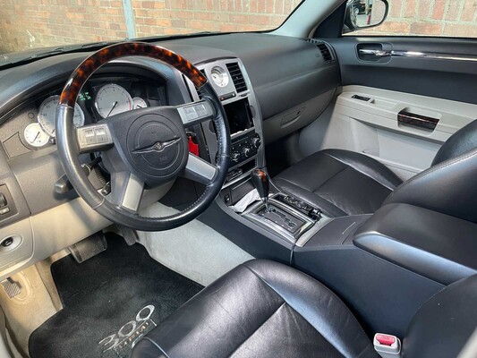 Chrysler 300C HEMI 5.7 V8 340PS 2006 Youngtimer
