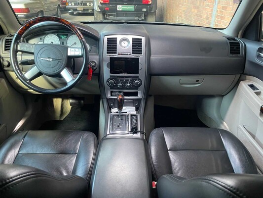 Chrysler 300C HEMI 5.7 V8 340PS 2006 Youngtimer