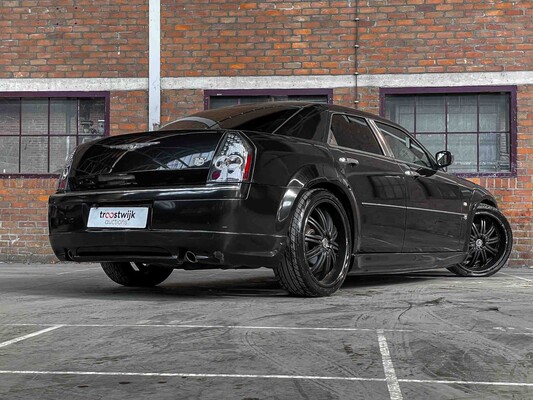 Chrysler 300C HEMI 5.7 V8 340PS 2006 Youngtimer
