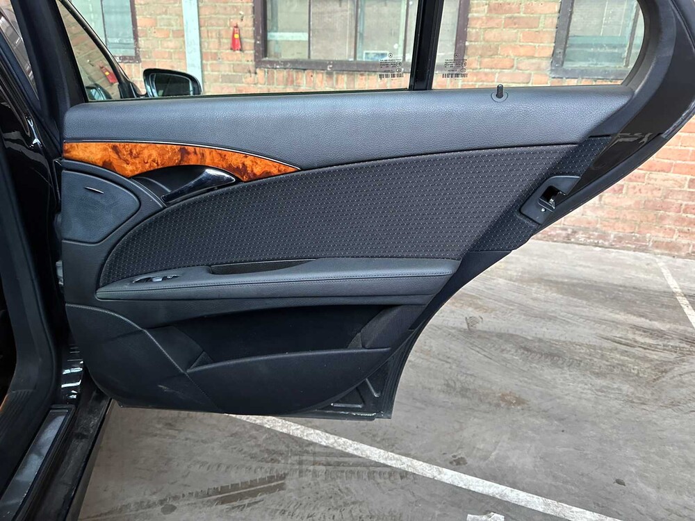 Mercedes-Benz E280 3.0 V6 Classic (Facelift) 231PS 2007 E-Klasse, N-989-RF Youngtimer