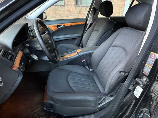 Mercedes-Benz E280 3.0 V6 Classic (Facelift) 231PS 2007 E-Klasse, N-989-RF Youngtimer
