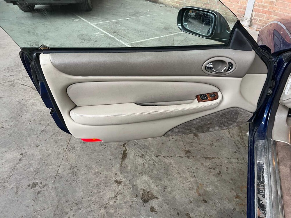 Jaguar XK8 4.0 V8 Cabrio 284PS 1999, 61-DN-PT