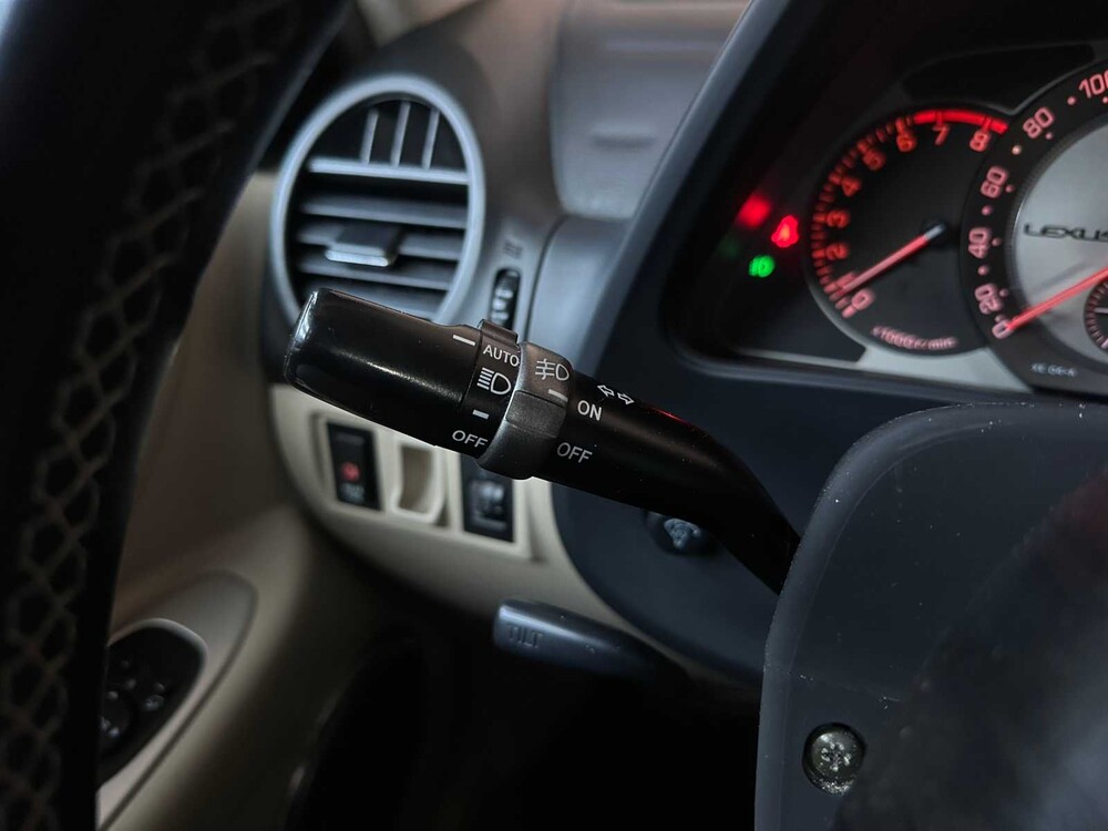 Lexus IS 200 Business 155PS 2004, 58-PF-JB