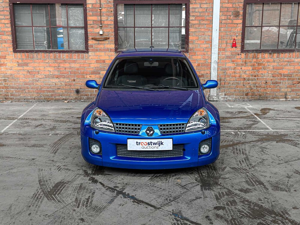 Renault Clio V6 RS Phase 2 255 Renault Sport 3.0 V6 255PS 2004, P-745-NN Youngtimer 