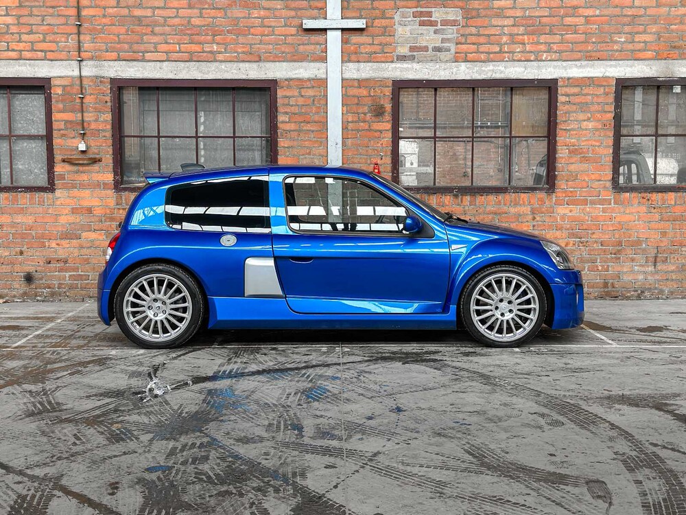 Renault Clio V6 RS Phase 2 255 Renault Sport 3.0 V6 255PS 2004, P-745-NN Youngtimer 