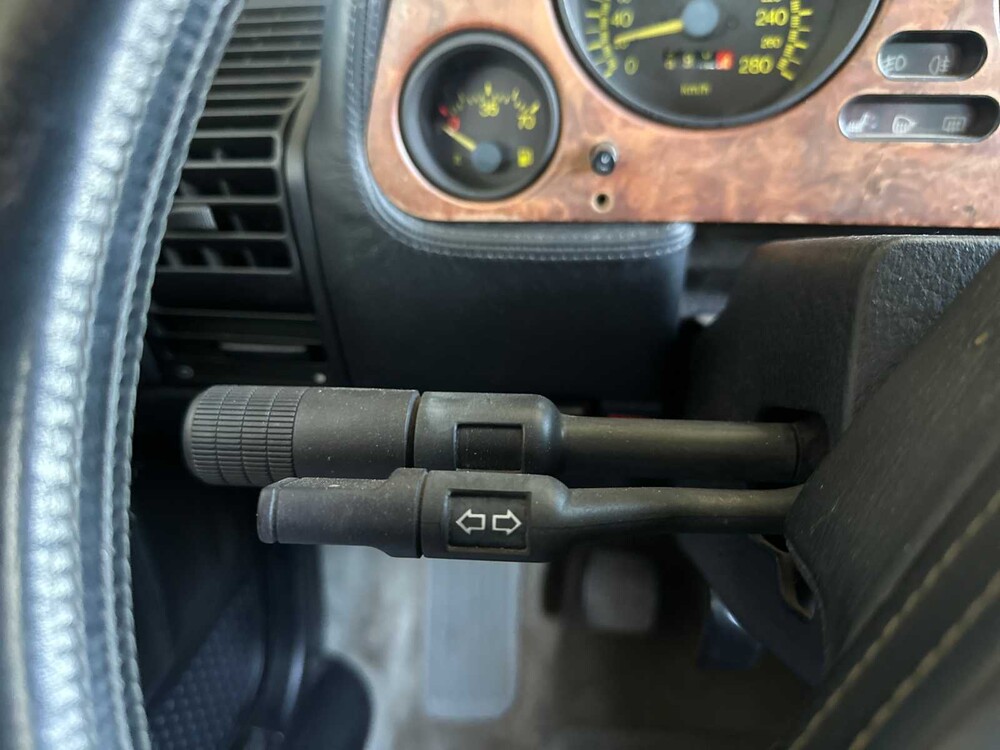 Lancia Theme 3.0 8.32 Ferrari 202PS 1989