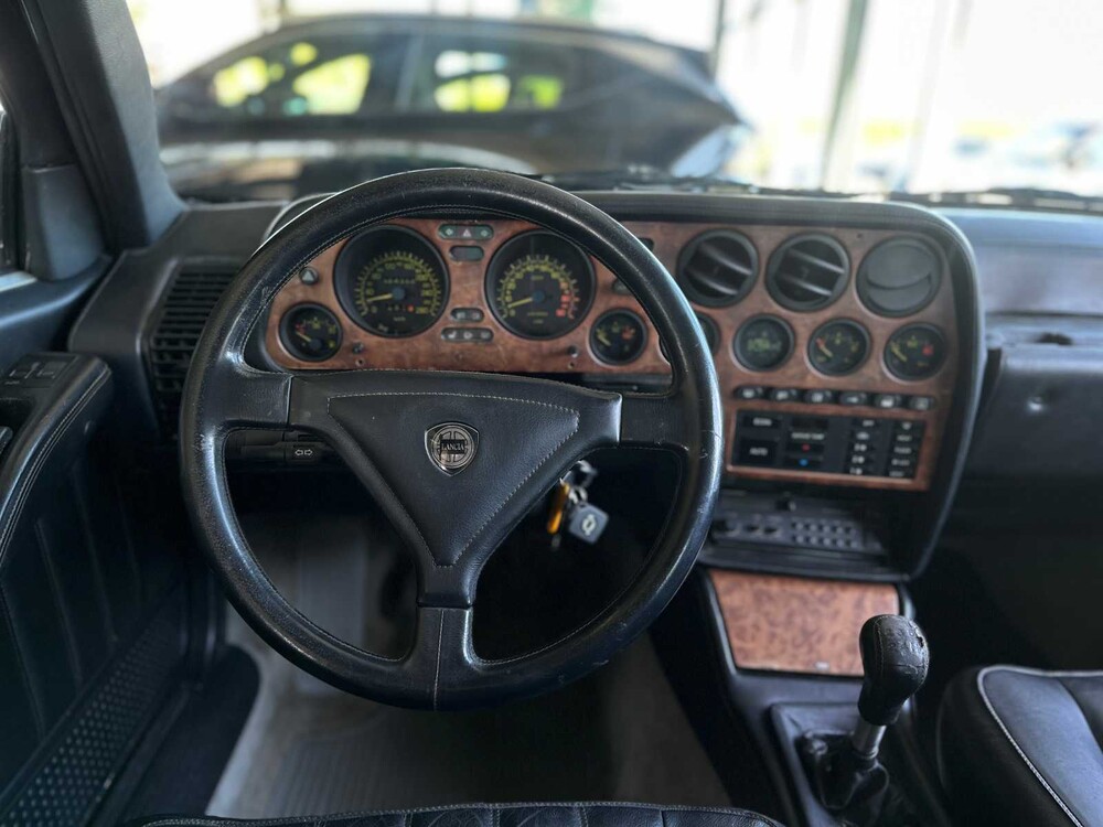 Lancia Theme 3.0 8.32 Ferrari 202PS 1989