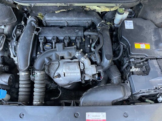 Peugeot 508 SW 1.6 THP Active 156PS 2013, 76-ZVR-6