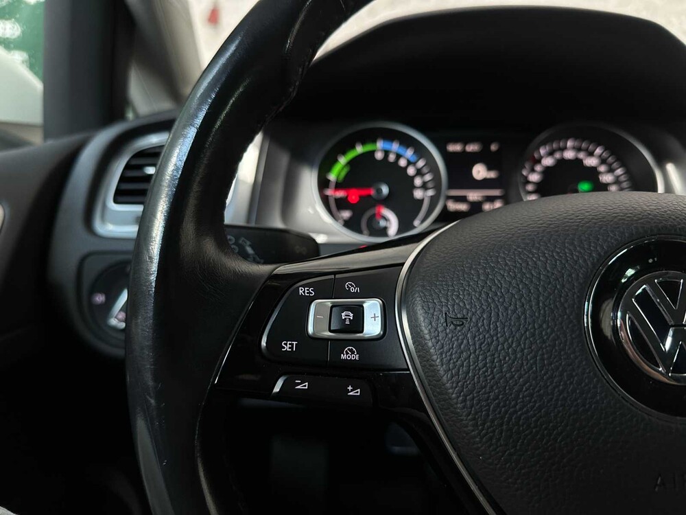 Volkswagen e-Golf 136PS 2014, R-252-BJ