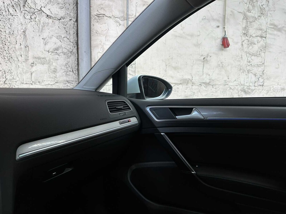 Volkswagen e-Golf 136PS 2014, R-252-BJ