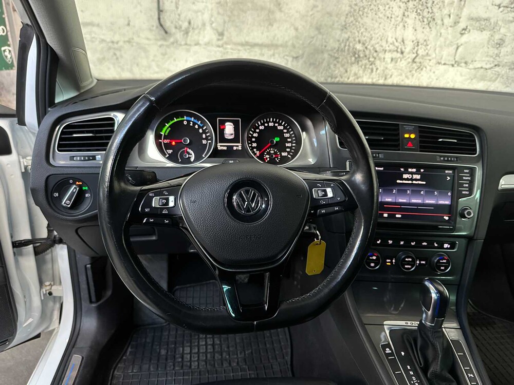 Volkswagen e-Golf 136PS 2014, R-252-BJ