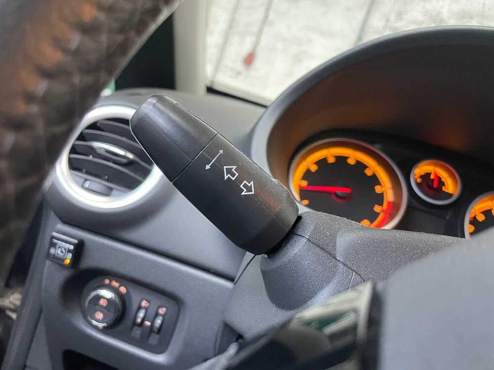 Opel Corsa 1.2 EcoF. CL.Ed. LPG 86PS 2011, 96-SKT-9