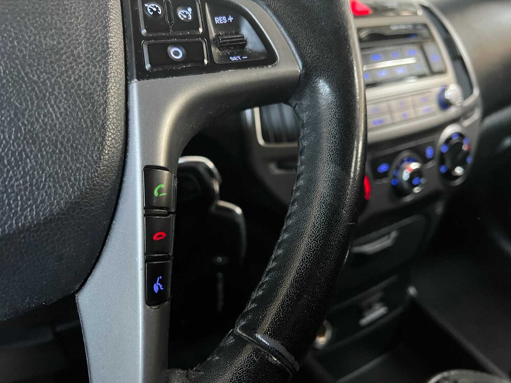 Hyundai i20 1.2 Blue Drive 86hp 2014, 6-XDH-88