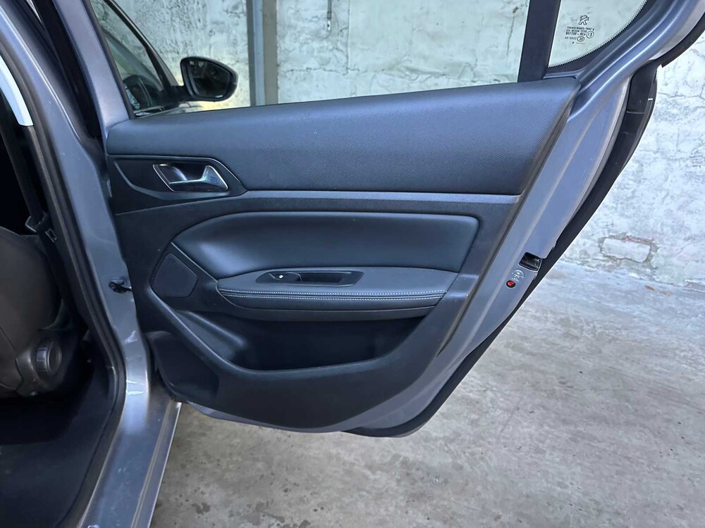 Peugeot 308 1.5 BlueHDi BL. Pre. 131hp 2019, XR-337-V