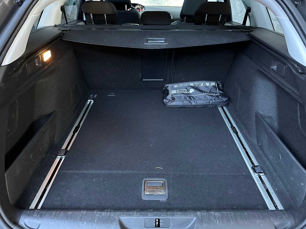 Peugeot 308 SW 1.5 BlueHDi B.L.Pre. 131hp 2019, XS-786-D