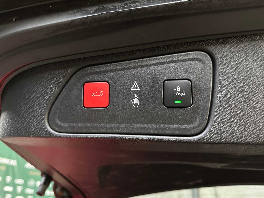 Peugeot 3008 1.2 PureT. BL Prem 131pk 2020, H-391-JS