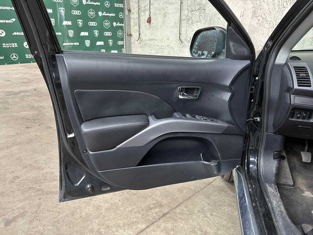 Citroen C-Crosser 2.2 HDiF Dynamique 156hp 2008, 13-VNT-8