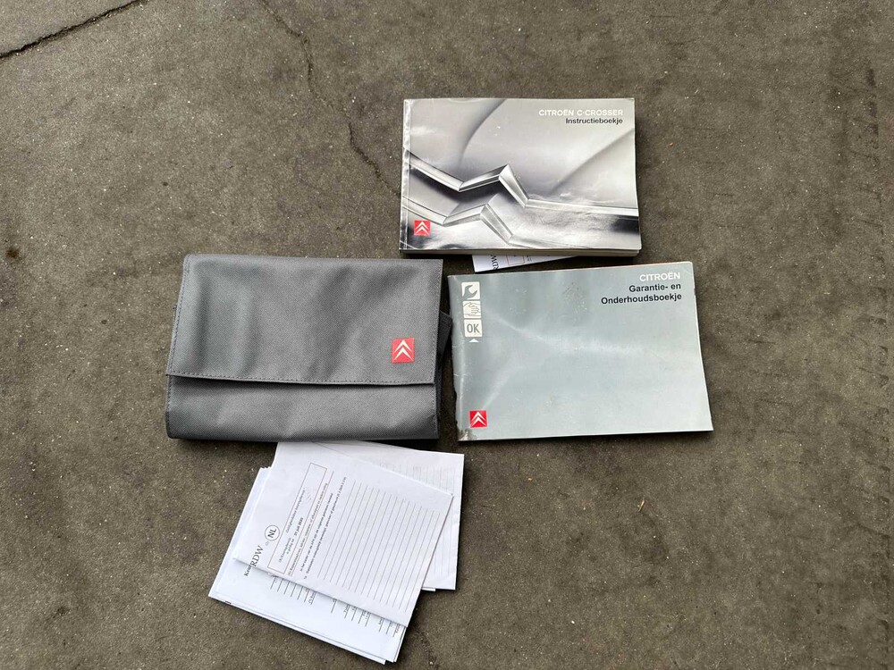 Citroen C-Crosser 2.2 HDiF Dynamique 156hp 2008, 13-VNT-8