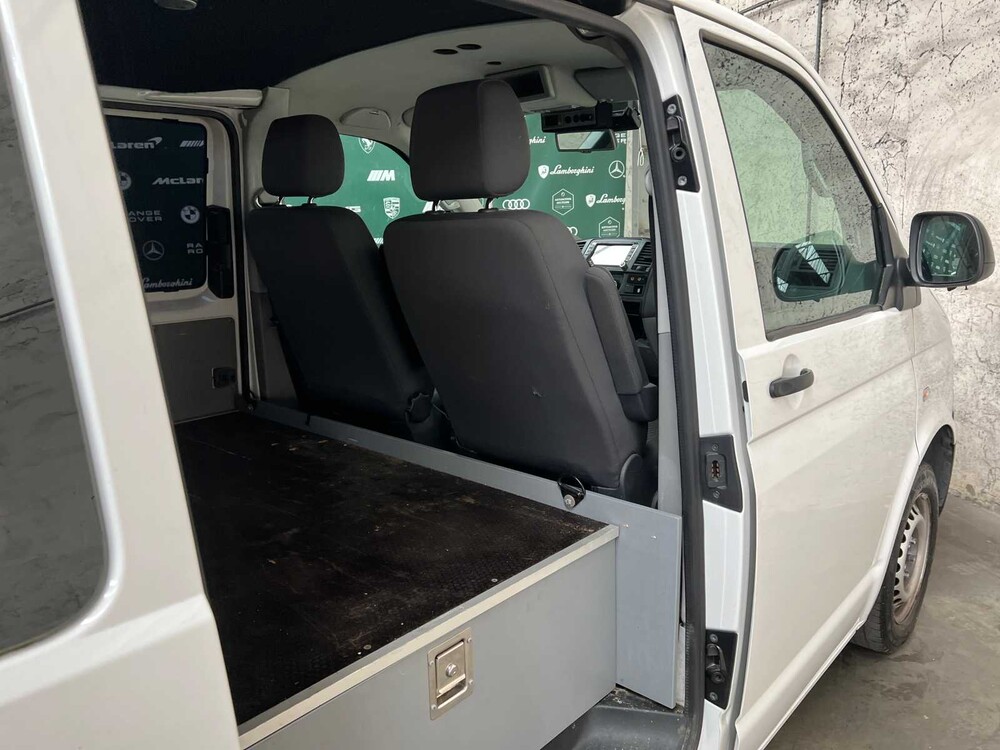Volkswagen Transporter 2.0 TDI L1H1 Com. DC 140PS 2014, VJ-061-B
