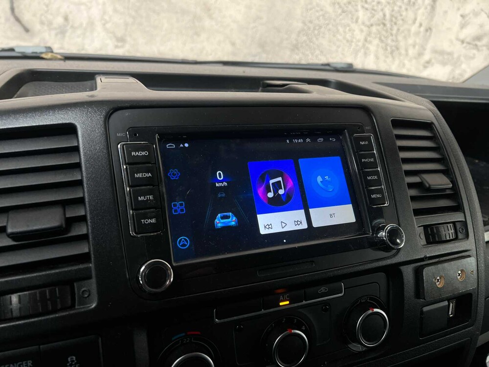 Volkswagen Transporter 2.0 TDI L1H1 Com. DC 140PS 2014, VJ-061-B