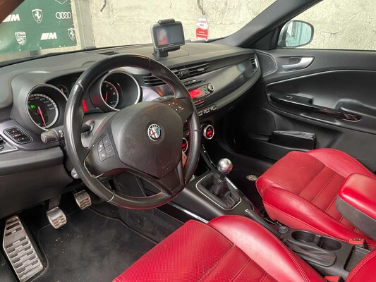 Alfa Romeo Giulietta 1.7 TBi Quadrifoglio Verde 235hp 2011, 68-PJR-4