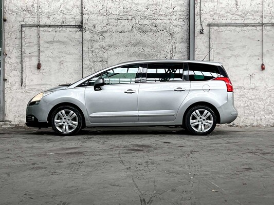 Peugeot 5008 1.6 THP GT 7p. 156PS 2010, 54-NNT-1