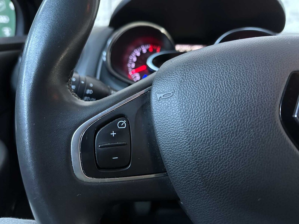 Renault Clio Estate 0.9 TCe Limited 90hp 2020, H-573-GR