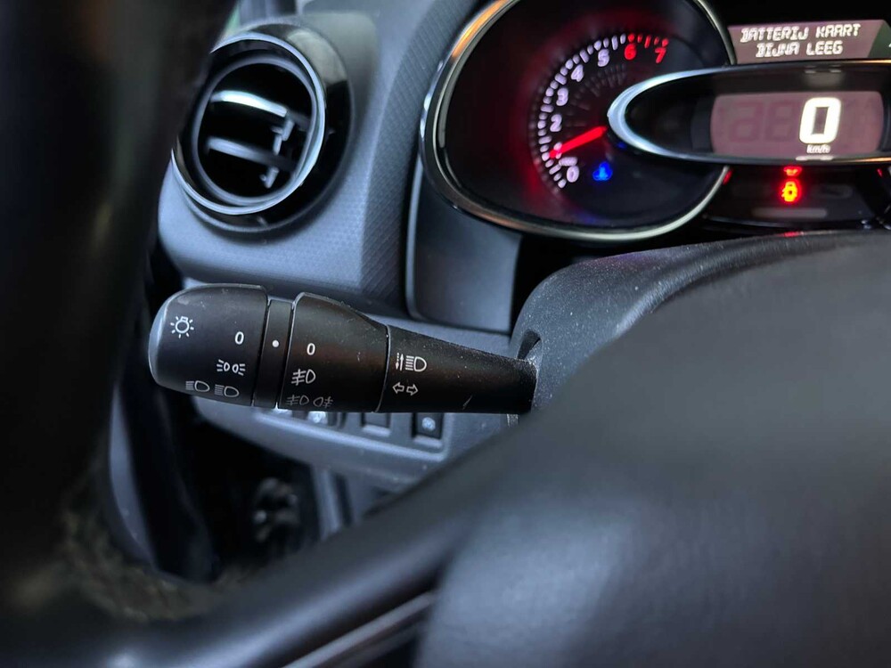 Renault Clio Estate 0.9 TCe Limited 90hp 2020, H-573-GR