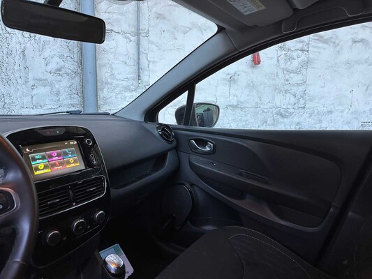 Renault Clio Estate 0.9 TCe Limited 90hp 2020, H-573-GR