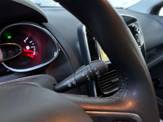 Renault Clio Estate 0.9 TCe Limited 90hp 2020, H-573-GR