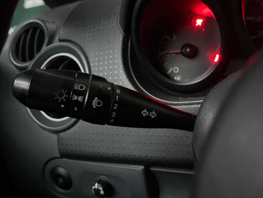Mitsubishi Colt 1.3 Invite 95PS 2006 (Original-NL), 03-SP-LH
