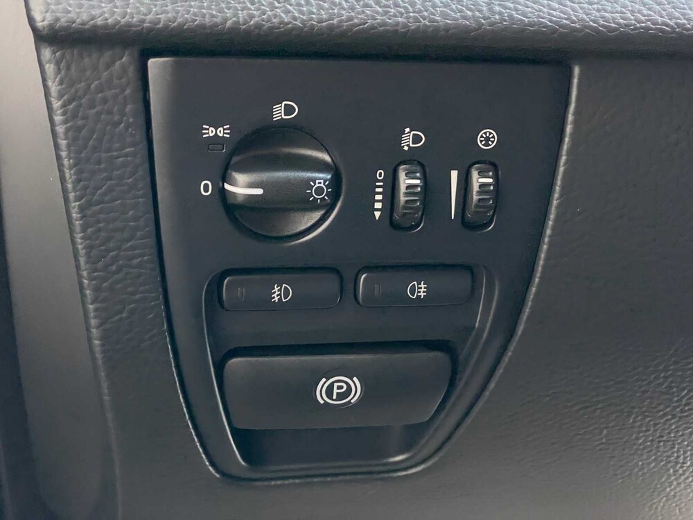 Volvo XC90 2.5 T Summum 209pk 2005, 10-PX-TH