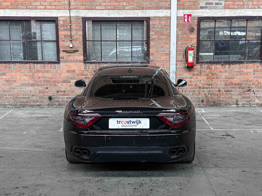Maserati GranTurismo S 4.7 V8 440pk 2012