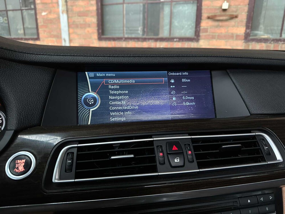 BMW 750Li xDrive 4.4 V8 405hp 2010 7 Series F02