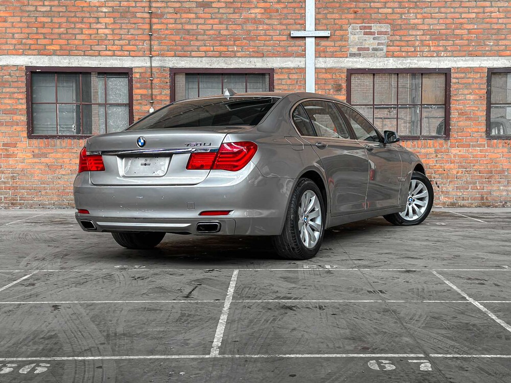 BMW 750Li xDrive 4.4 V8 405hp 2010 7 Series F02